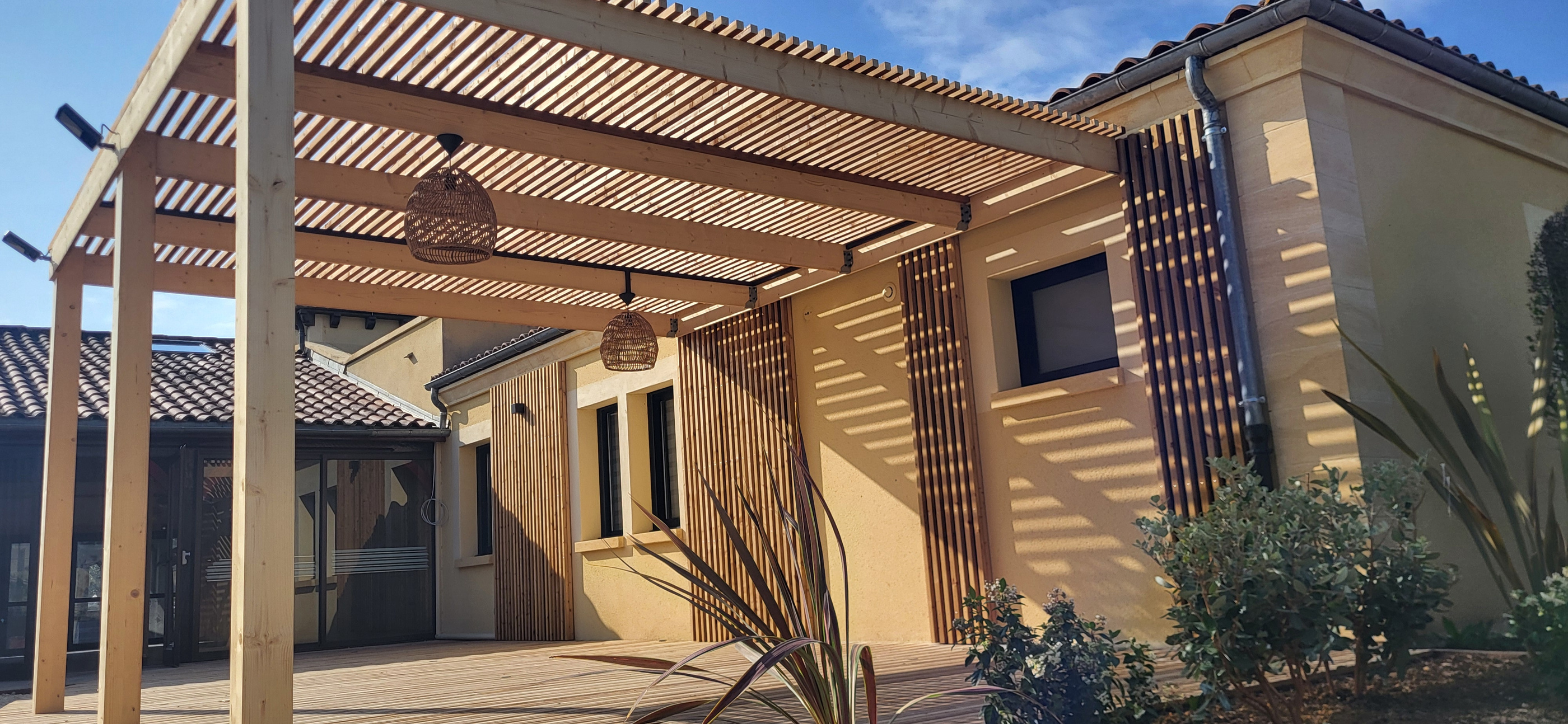Pergola et terrasse bois moderne